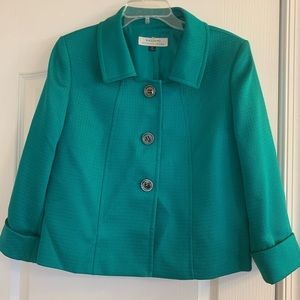 Emerald Green Tahari Crop top Blazer Size 12. True to size.